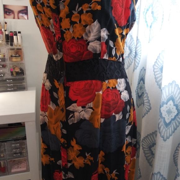 Volcom Floral Maxi Dress - Picture 4 of 8